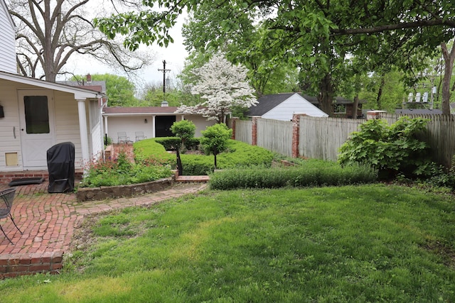 408 N Church St, Fayette, MO 65248 - view of yard with a patio