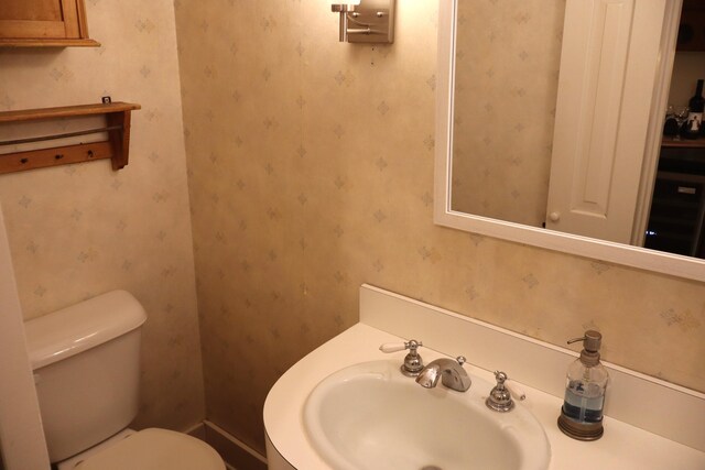 408 N Church St, Fayette, MO 65248 - bathroom with toilet and vanity