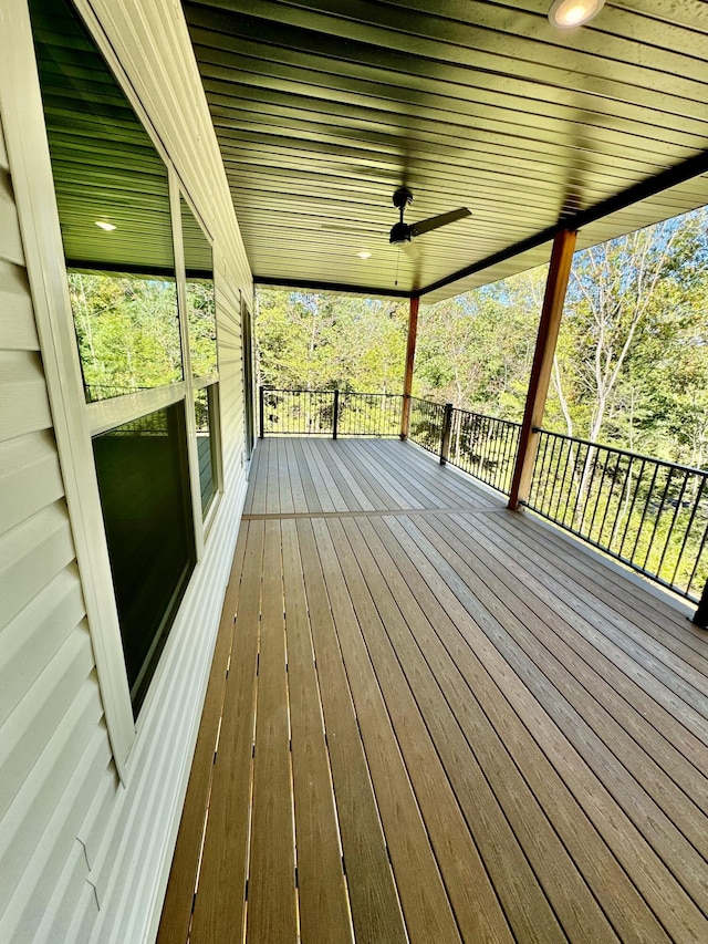 deck with a ceiling fan