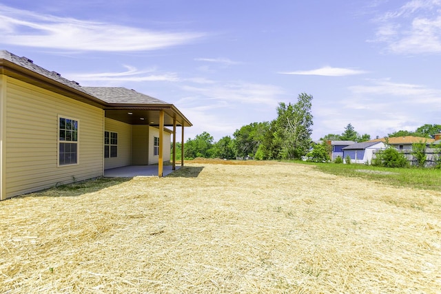 view of yard featuring a patio area