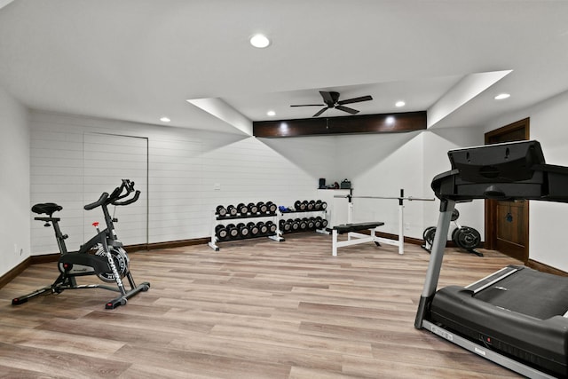 workout area with a ceiling fan, light wood-style flooring, recessed lighting, and baseboards