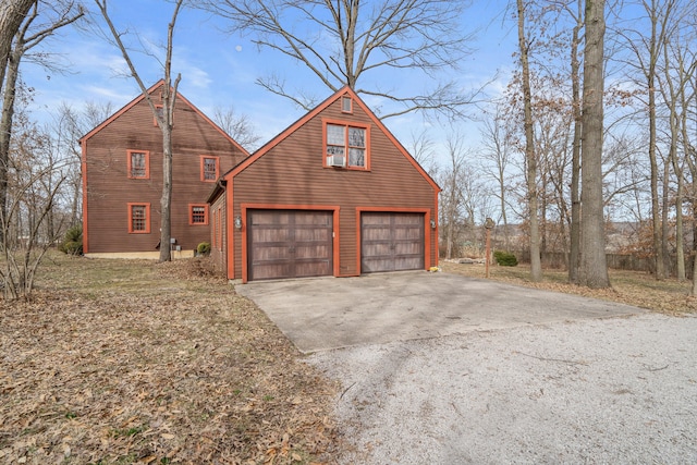 view of front of house featuring driveway