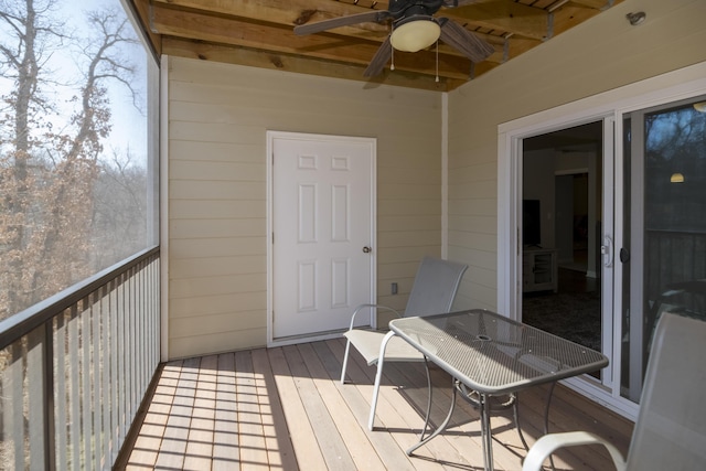 balcony featuring a ceiling fan