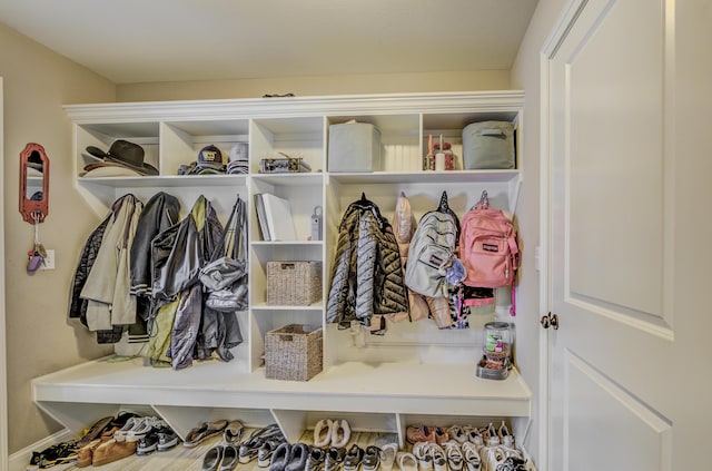 4716 Emeribrook Ct, Columbia, MO 65203 - mudroom with baseboards