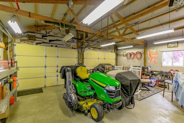1204 S Walnut Ave, Salisbury, MO 65281 - view of garage