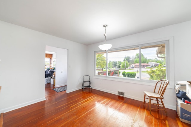 509 S Bus-54, Fulton, MO 65251 - sitting room with baseboards, hardwood / wood-style floors, and visible vents