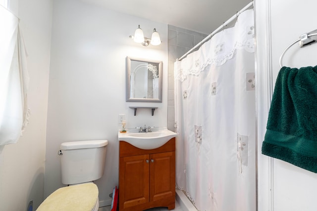 509 S Bus-54, Fulton, MO 65251 - bathroom with toilet, curtained shower, and vanity