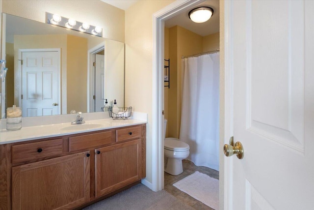 full bathroom featuring toilet, tile patterned floors, vanity, and a shower with shower curtain