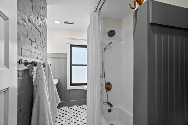 608 Westmount Ave, Columbia, MO 65203 - full bathroom with shower / tub combo with curtain