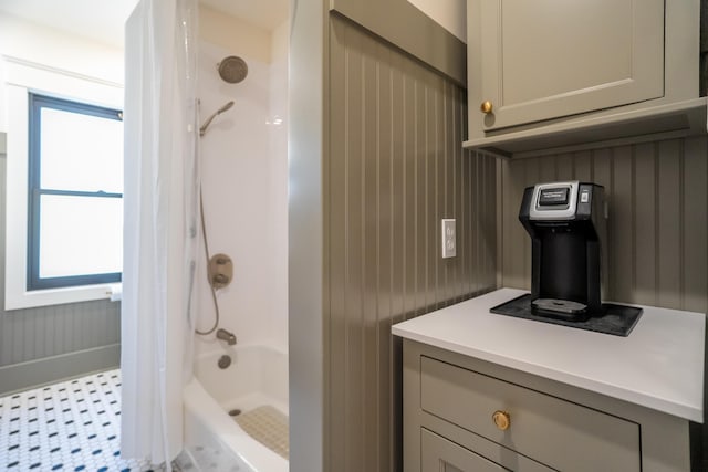 608 Westmount Ave, Columbia, MO 65203 - full bath featuring shower / bath combination with curtain