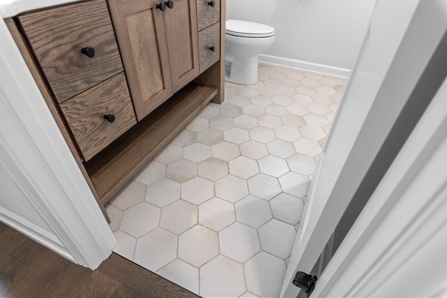 2816 Rivington Dr, Columbia, MO 65203 - bathroom with toilet and baseboards