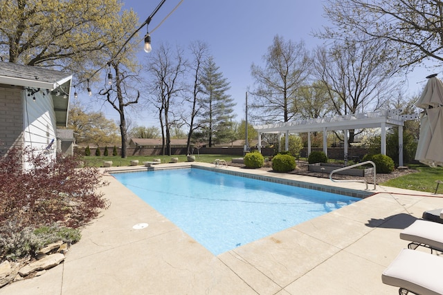 30 Holman Rd, Moberly, MO 65270 - pool with a patio, a pergola, and fence