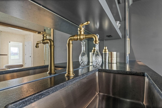 room details featuring a sink