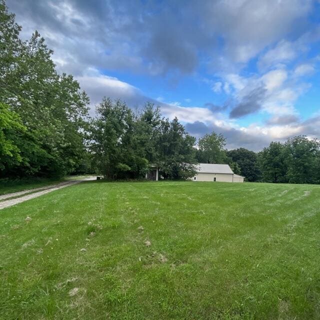 S Westbrook Dr, Hartsburg, MO 65039