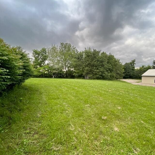S Westbrook Dr, Hartsburg, MO 65039