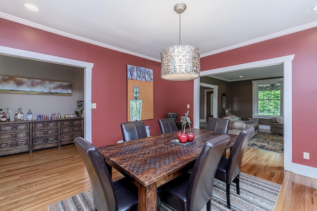 403 Westmount Ave, Columbia, MO 65203 - dining area featuring light wood-style flooring, ornamental molding, baseboards, and recessed lighting