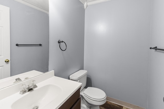 5650 N Autumn Dr, Columbia, MO 65202 - half bath with crown molding, baseboards, toilet, and vanity