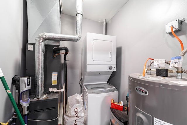502 Hackberry, Fayette, MO 65248 - utilities with water heater and stacked washer / dryer