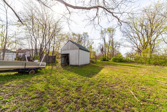 502 Hackberry, Fayette, MO 65248 - view of yard with a pole building and an outdoor structure