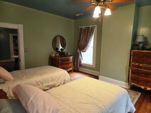825 4th St, Boonville, MO 65233