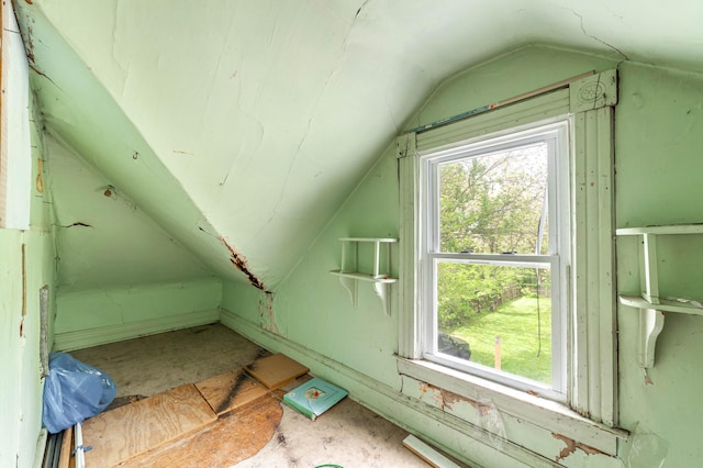 207 Lucky St, Fayette, MO 65248 - bonus room featuring lofted ceiling