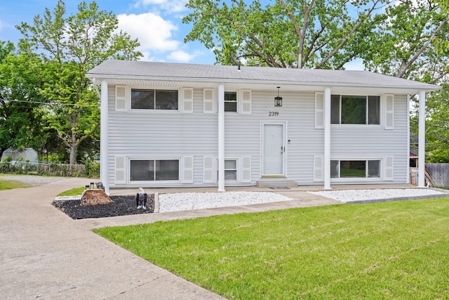 split foyer home with entry steps