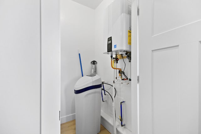 7495 N Rte Z, Columbia, MO 65202 - utilities featuring tankless water heater