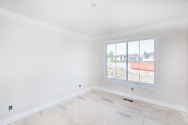 4725 Stayton Ferry Cir, Columbia, MO 65201 - empty room featuring baseboards