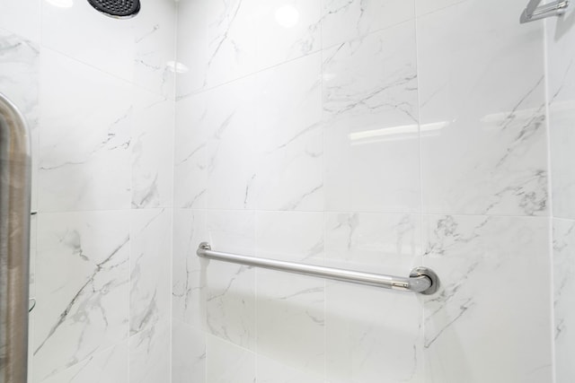 10155 E Union Church Rd, Centralia, MO 65240 - bathroom featuring a shower stall