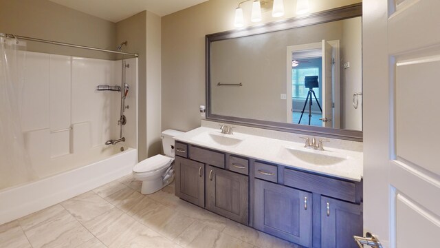 5492 Diversey Rdg, Columbia, MO 65203 - bathroom featuring double vanity and washtub / shower combination