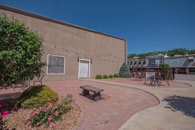 1081/2 E Broadway St, Brunswick, MO 65236 - view of property's community featuring a patio
