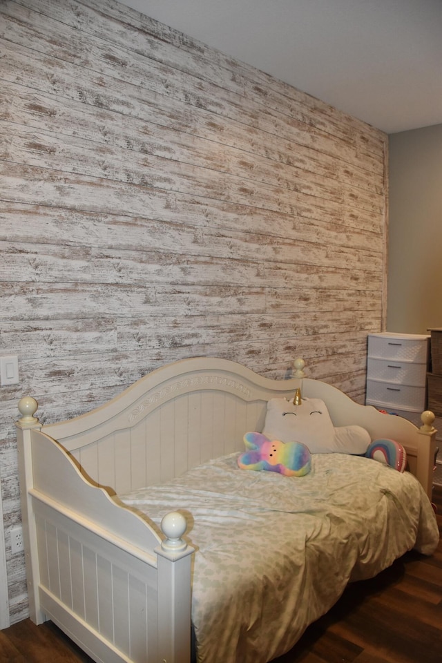5100 E Dunbar Ln, Centralia, MO 65240 - bedroom featuring wood finished floors