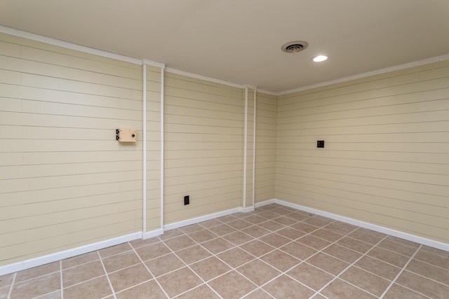 1804 N Pin Oak Blvd, Columbia, MO 65202 - tiled empty room featuring recessed lighting, baseboards, and crown molding