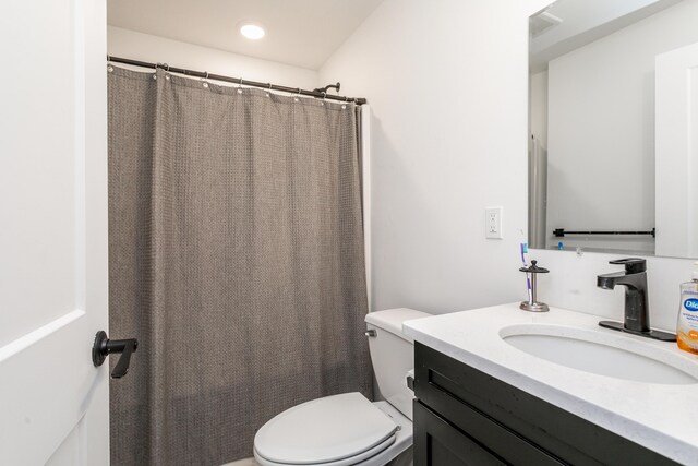 210 Hickam Aly, Ashland, MO 65010 - full bath with vanity and curtained shower
