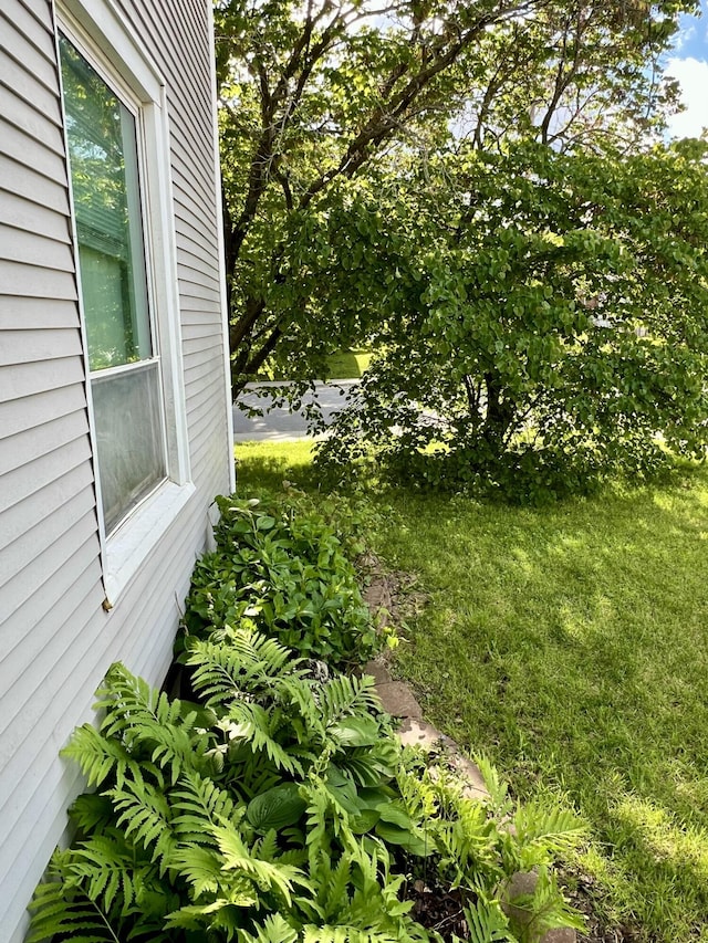 112 W 6th St, Fulton, MO 65251 - view of grassy yard