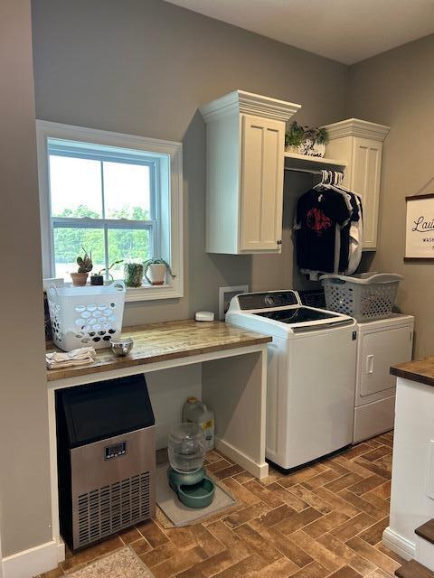 15172 S Henry Ln, Ashland, MO 65010 - laundry room with cabinet space and washing machine and dryer
