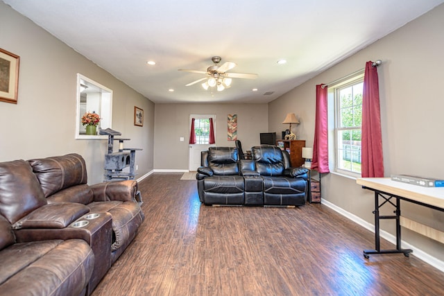 170 E Crest Ct, Columbia, MO 65202 - living area featuring wood finished floors, ceiling fan, baseboards, and recessed lighting