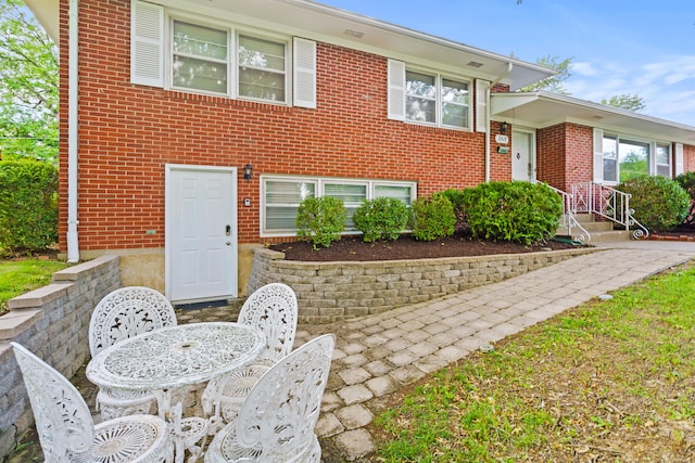 368 Crown Pt, Columbia, MO 65203 - tri-level home featuring brick siding