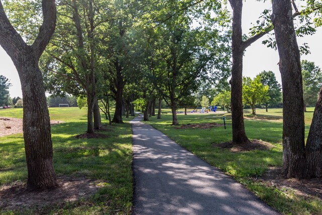 1411 Kinloch Ct, Columbia, MO 65203 - view of property's community with a yard