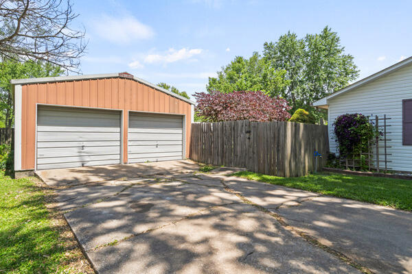 105 W Johnson Ave, Ashland, MO 65010 - view of detached garage