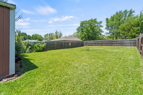 105 W Johnson Ave, Ashland, MO 65010 - view of yard