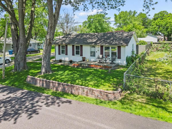 105 W Johnson Ave, Ashland, MO 65010 - view of ranch-style house