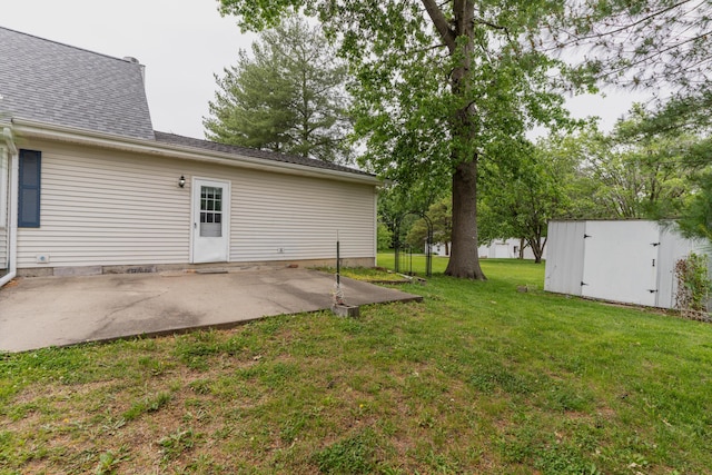 606 Wientz St, Moberly, MO 65270 - view of grassy yard with a patio
