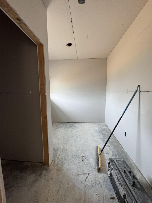 5895 Hamstead Heath Ct, Ashland, MO 65010 - hall with unfinished concrete floors
