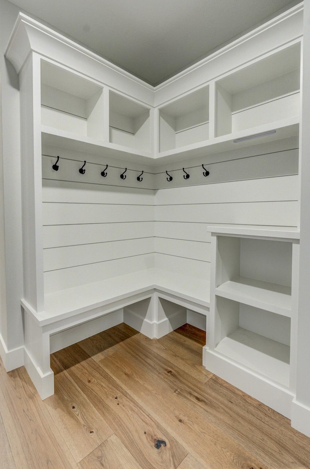 214 Hellwig Ln, Columbia, MO 65203 - mudroom featuring light wood-style floors