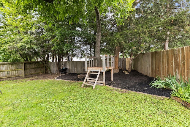 1807 E Phoenix Rd, Columbia, MO 65202 - view of yard