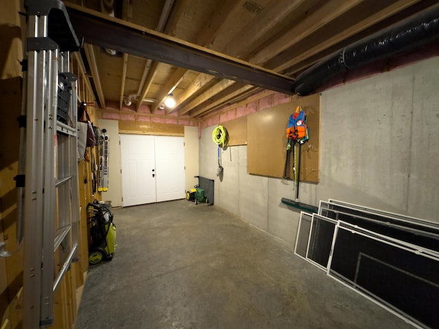 602 E Old Hawthorne Dr, Columbia, MO 65201 - view of garage