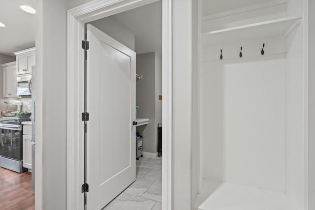 4841 Valley Forge Cir, Ashland, MO 65010 - mudroom with recessed lighting
