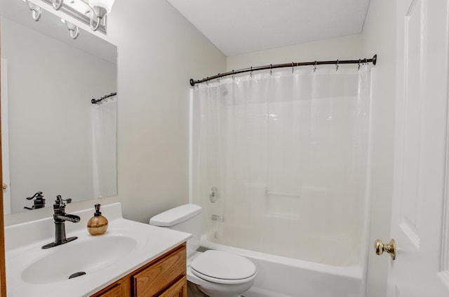 1402 Jean Rae Dr, Columbia, MO 65203 - full bath featuring toilet, vanity, and shower / bath combination with curtain