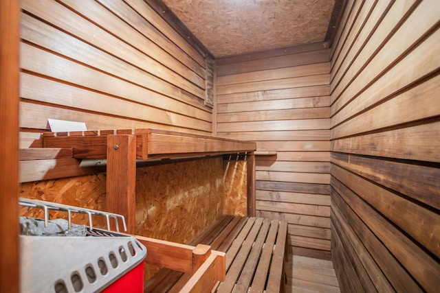 7901 N Chesley Dr, Columbia, MO 65202 - sauna with wooden walls